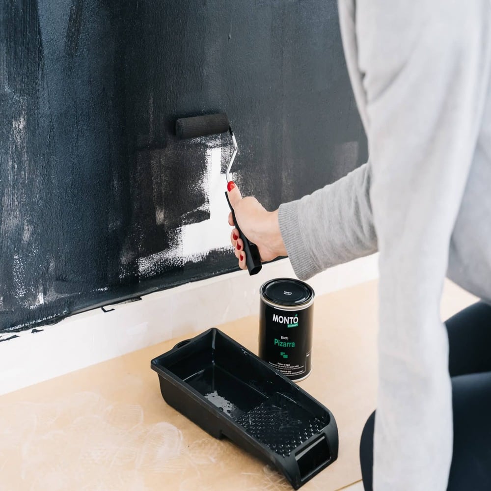 Decorative paint with Chalkboard Effect, turns any wall into a chalkboard you can write on with chalk, Monto, 500ml